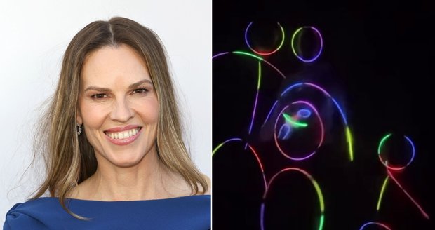 Hilary Swanková (52) překvapila: Čeká třetí dítě