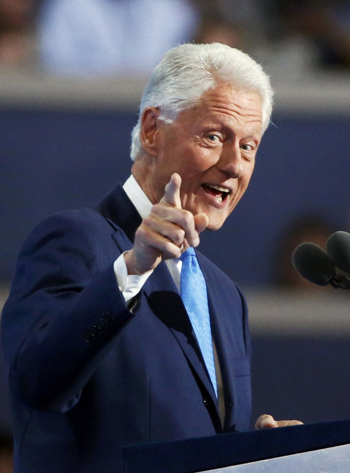 Bill Clinton vyprávěl příběh o lásce, aby podpořil Hillary: Ta možná zasedne tam, kde „úřadovala“ Monica Lewinsky