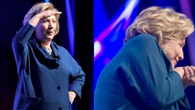 Hillary Clinton se ukázala ve formě, když se umně vyhnula letící botě.