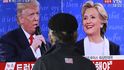 Trumpovy předchozí debaty s Hillary Clintonovou provázela spousta osobních urážek a bouřlivých výroků.