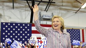 Clintonová jde jako historicky první žena do boje o post prezidenta.