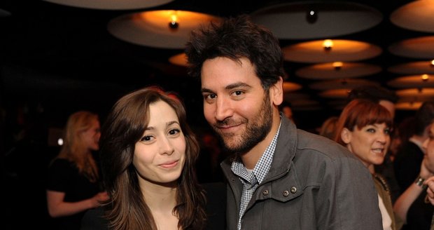 Máma s tátou - herci Cristin Milioti a Josh Radnor