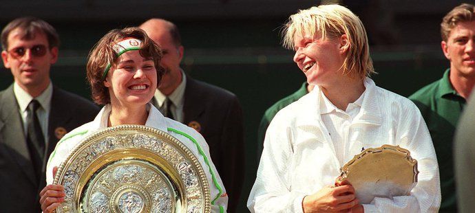 V roce 1997 vyhrála Hingisová Wimbledon na úkor kamarádky Novotné