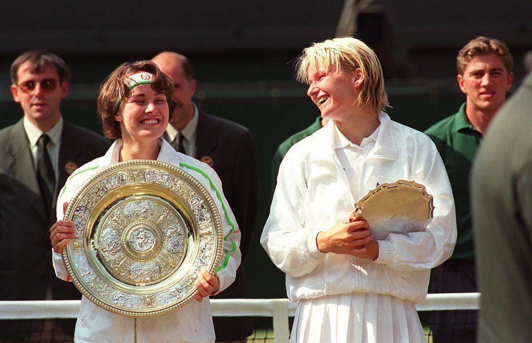 V roce 1997 vyhrála Hingisová Wimbledon na úkor kamarádky Novotné