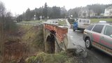 Historický most v Tetčicích půjde k zemi: Silničáři obnovili průjezd na čtyři měsíce