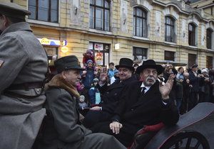 T. G. Masaryk v podobě herce Otakara Brouska po 100 letech opět přijel do Prahy.