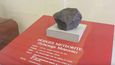 Meteorit z roku 1954 na výstavě v alabamském muzeu