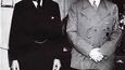 Adolf Hitler a Neville Chamberlain.