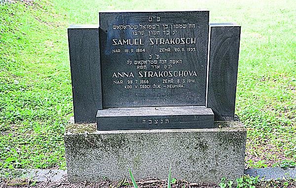 Náhrobek Samuela Strakosche a jeho manželky Anny na židovském hřbitově ve Veselí nad Moravou. Foto: