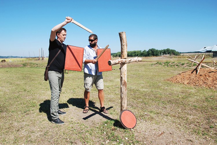 Jeden den archeologem v History Parku Ledčice