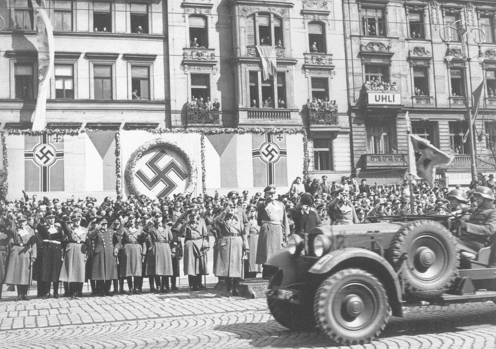 Vojenská přehlídka v Praze v dubnu 1939