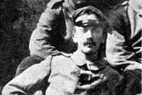 Masový vrah Hitler a jeho šťastné fotky z 1. sv. války