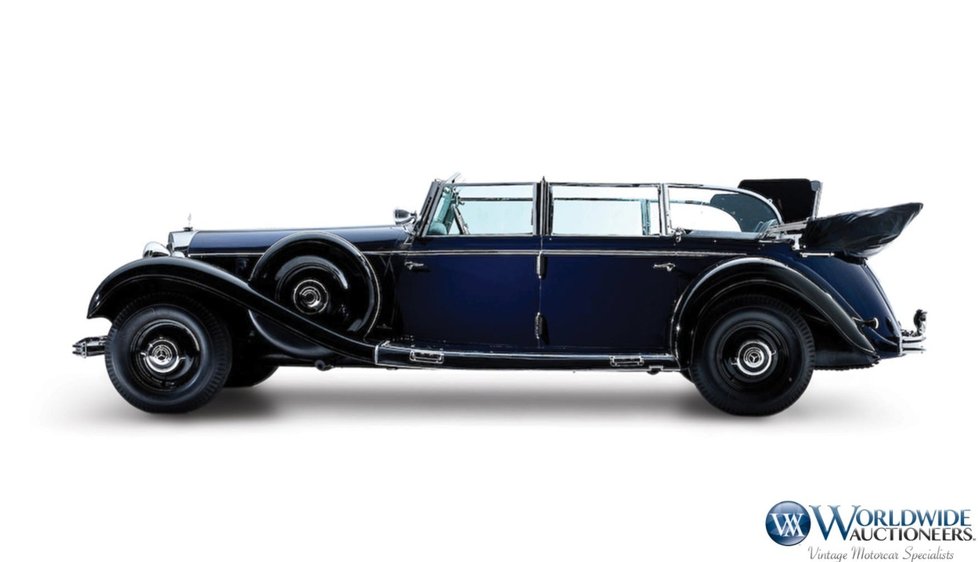 Mercedes-Benz 770 dostal od samotného Hitlera, který v něm také jezdil, k užívání protektorátní prezident Emil Hácha. Později sloužil i Benešovi a v hradní flotile zůstal i po únorovém puči.