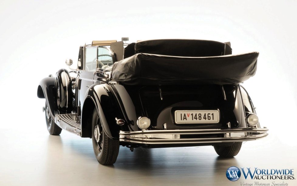 Unikátní mercedes, ve kterém jezdil německý vůdce Adolf Hitler, nakonec nikdo nevydražil ani za vyvolávací cenu.