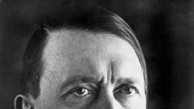 Nacistický diktátor Adolf Hitler je symbolem hrůzy a tyranie.