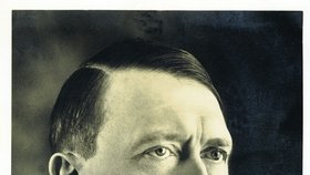Nacistický vůdce Adolf Hitler (†56)