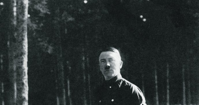 Dosud nezveřejněné fotografie Adolfa Hitlera pořídil jeho dvorní fotograf Heinrich Hoffmann