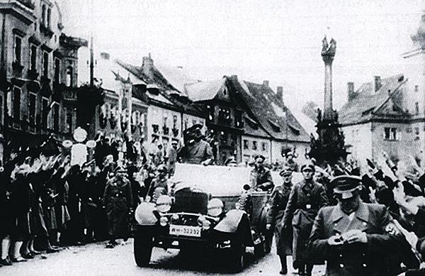 Hitler na Loketsku v roce 1938