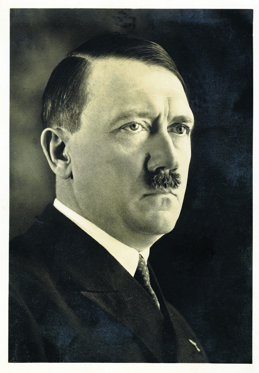 Nacistický vůdce Adolf Hitler (†56)