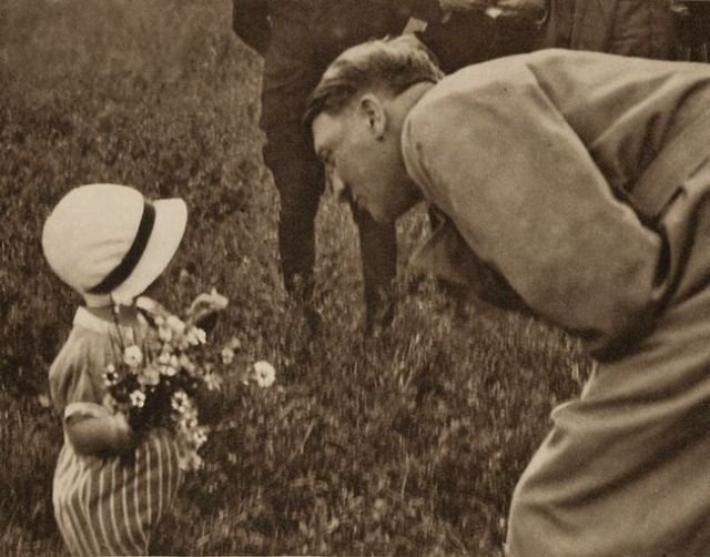 Neobvyklé fotografie Adolfa Hitlera