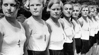 Pravda o dokonalé Hitlerově mládeži: Orgie, nechtěná těhotenství a vynucené potraty