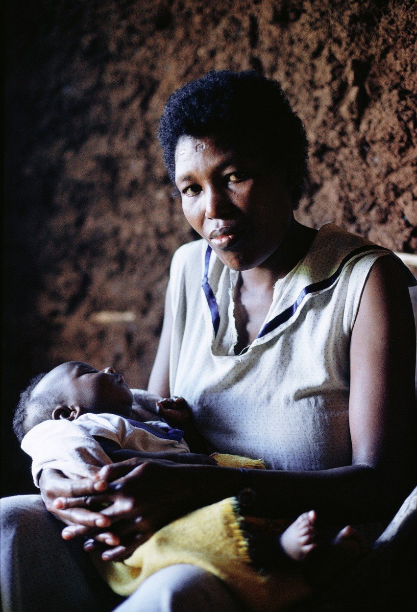 Matka a miminko z Kigali ve státě Rwanda, oba nakažení virem HIV.