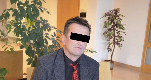 Muž (53) ze Zlínska vědomě šířil vir HIV! Hrozí mu 12 let vězení