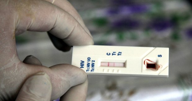 Třetina žáků si myslí, že hormonální antikoncepce je ochrání před HIV infekcí.