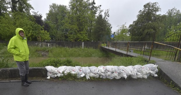 Hladiny řek zůstávaly 23. května 2019 po nočních srážkách vyšší na mnoha místech Moravskoslezského kraje.