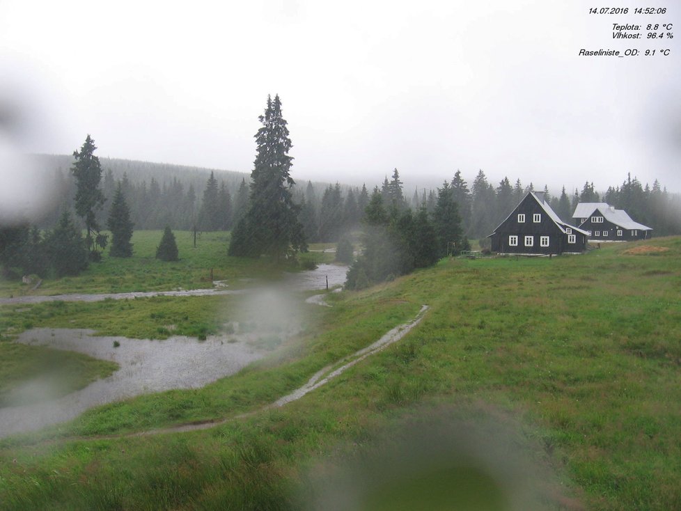 Vydatný déšť „zalil“ Česko: Takhle se zvyšovaly hladiny řek.