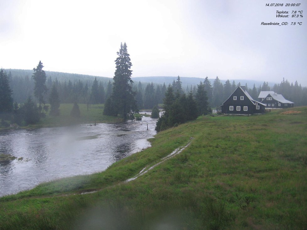 Vydatný déšť „zalil“ Česko: Takhle se zvyšovaly hladiny řek.