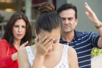 40 otravných hlášek vůči puberťákům, které by si rodiče měli odpustit