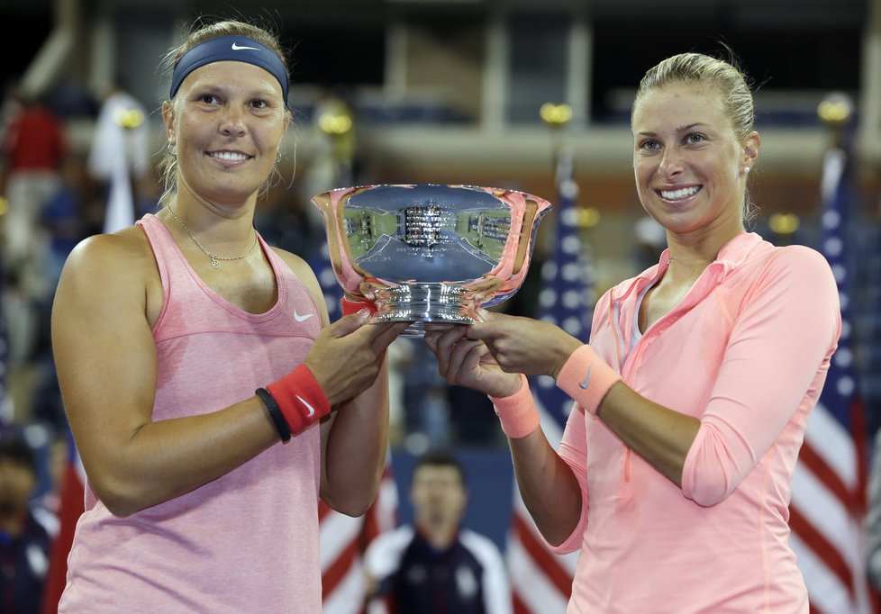 Andrea Hlaváčková a Lucie Hradecká jsou poprvé šampionkami grandslamového US Open ve čtyřhře.