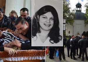 Srdceryvný romský pohřeb v Bruntále: Pláč nad otevřenou rakví a kolaps hosta! Milujeme tě, maminko!
