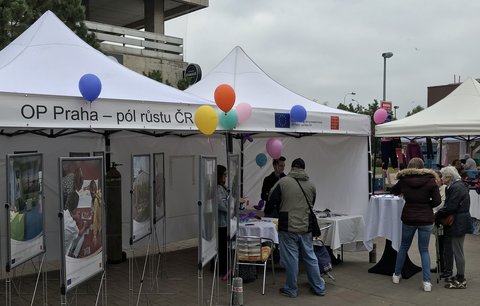 Náplavkou se linula vůně polévek, lákala mimo jiné na putovní výstavu 