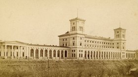 Hlavní nádraží na snímku z roku 1878.