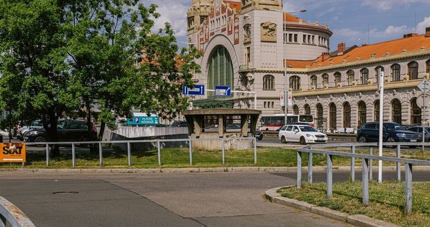 Současný stav Vrchlického sadů neboli "Sherwoodu" u Hlavního nádraží