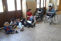 Počet uprchlíků přespávajících na hlavním nádraží se snížil, podle Hřiba se situace zlepšuje
