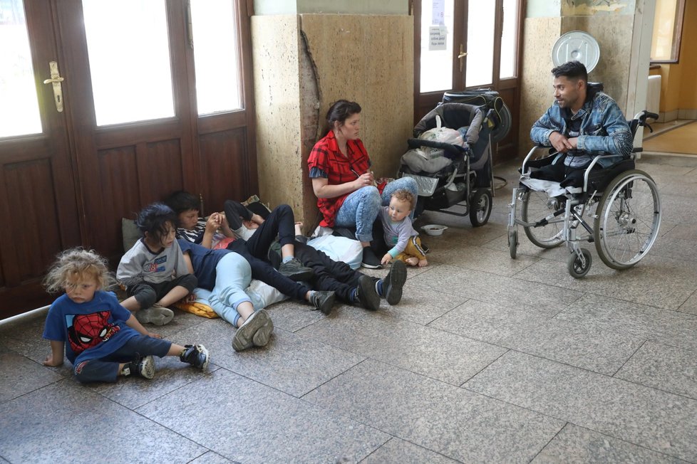 Romští uprchlíci na Hlavním nádraží (12.5.2022)