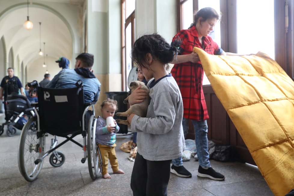 Romští uprchlíci na hlavním nádraží (12. 5. 2022)