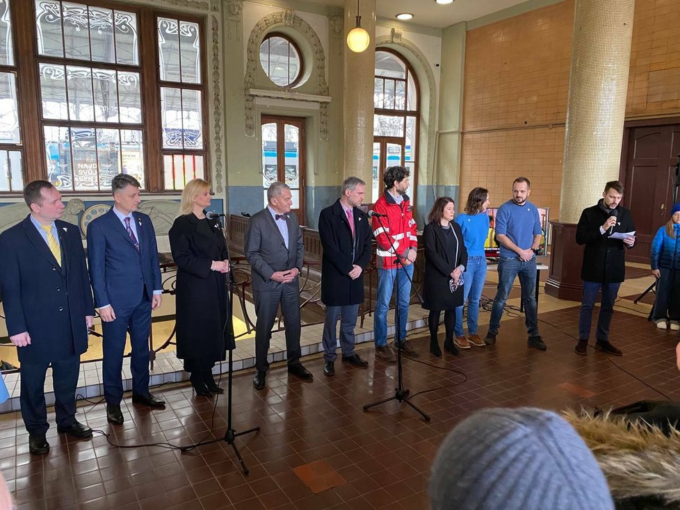 Primátor Svoboda poděkoval všem pomocníkům, kteří v Praze pomáhali se zvládáním uprchlické krize při začátku války na Ukrajině. (24. únor 2023)