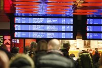 Vlaky na Hlavním nádraží v Praze nejezdily: Zastavil je anonym hrozící bombou