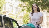 Stát spouští hlídačkovné: Pro studující rodiče nabízejí tisíce