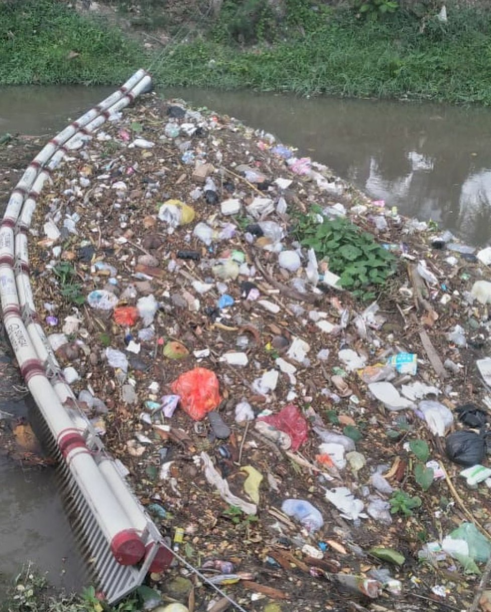 Úklid odpadu z Indonéských řek týmy Hlídka Sungai