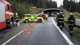 Při srážce dvou aut u Hlinska jeden mrtvý a šest těžce zraněných