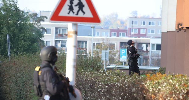 Krvavý horor v Hloubětíně. Z vraždy 19letého muže viní policie pobodaného chlapce (16)!