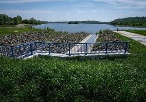 Hlučínské jezero a okolí prošlo revitalizací a už nebude záplavovou zónou.