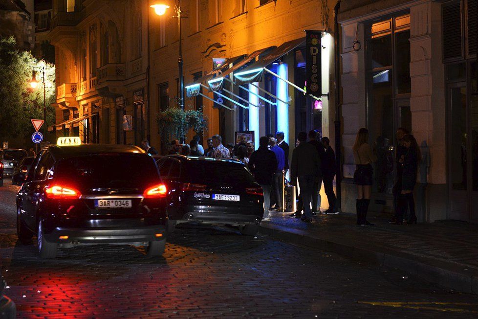 Hlukoměr v Dlouhé ulici v centru Prahy dosahoval v noci hodnot až 91 db.