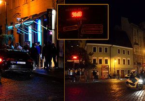Hlukoměr v Dlouhé ulici v centru Prahy dosahuje v noci hodnot až 91 db.