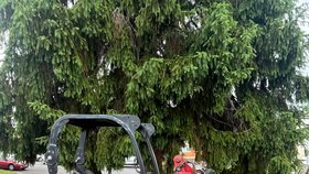 Ukradli i hydraulický nakladač v hodnotě půl milionu